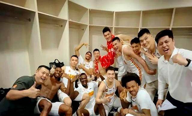 信用盘怎么开户_山西狂飙三分教北汽做人信用盘怎么开户，防守强队全场被打穿