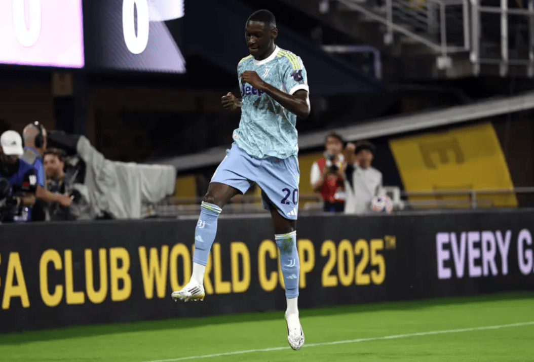 帕丘卡足球_世俱杯-穆阿尼孔塞桑各2球 伊尔迪兹世界波尤文5-0横扫