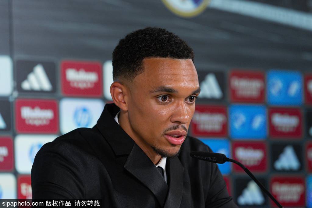 皇冠信用網_皇马用巴尔韦德保护阿诺德皇冠信用網，对阵巴黎圣日耳曼能否奏效？