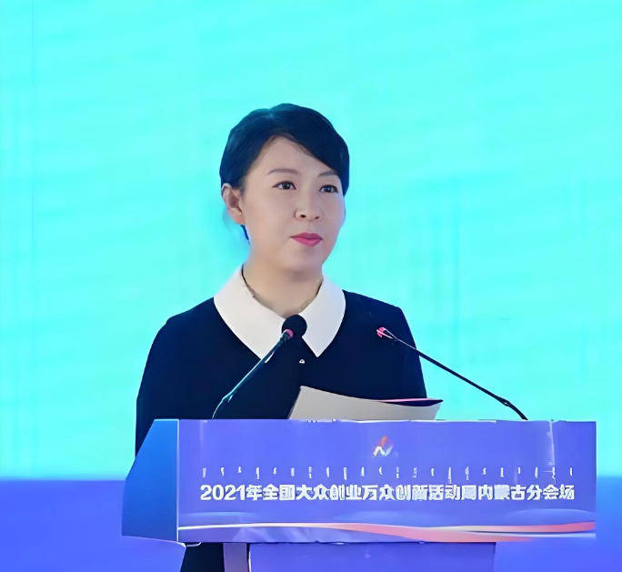 AC米兰vs克雷莫内塞_“换装主席”王莉霞的堕落：从光鲜人设到腐败深渊