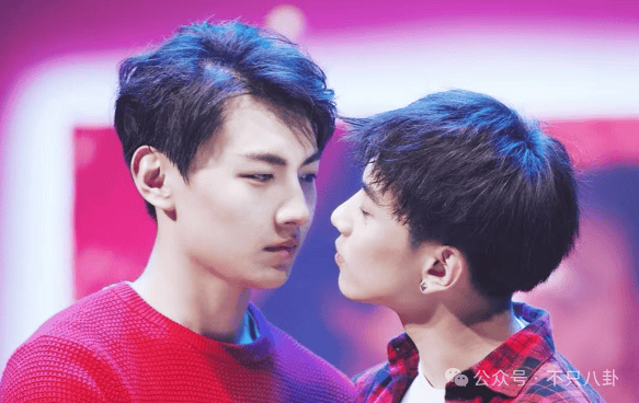 NBA篮球返水_他俩没分手但被拍到吵架了NBA篮球返水，吵得很凶......