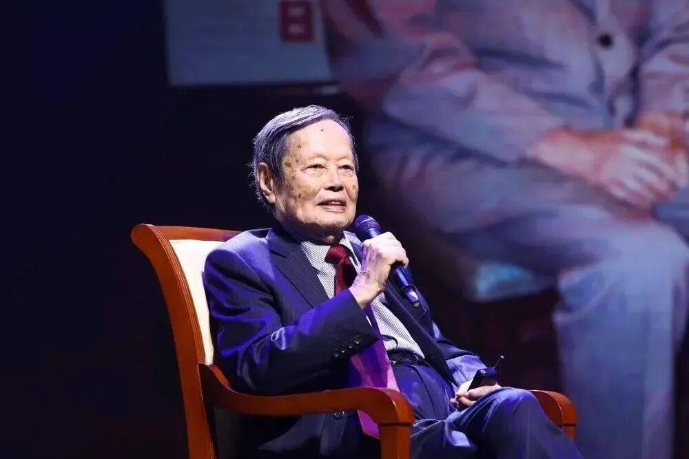 皇冠信用網代理如何申请_“大先生”千古皇冠信用網代理如何申请，杨振宁的一生