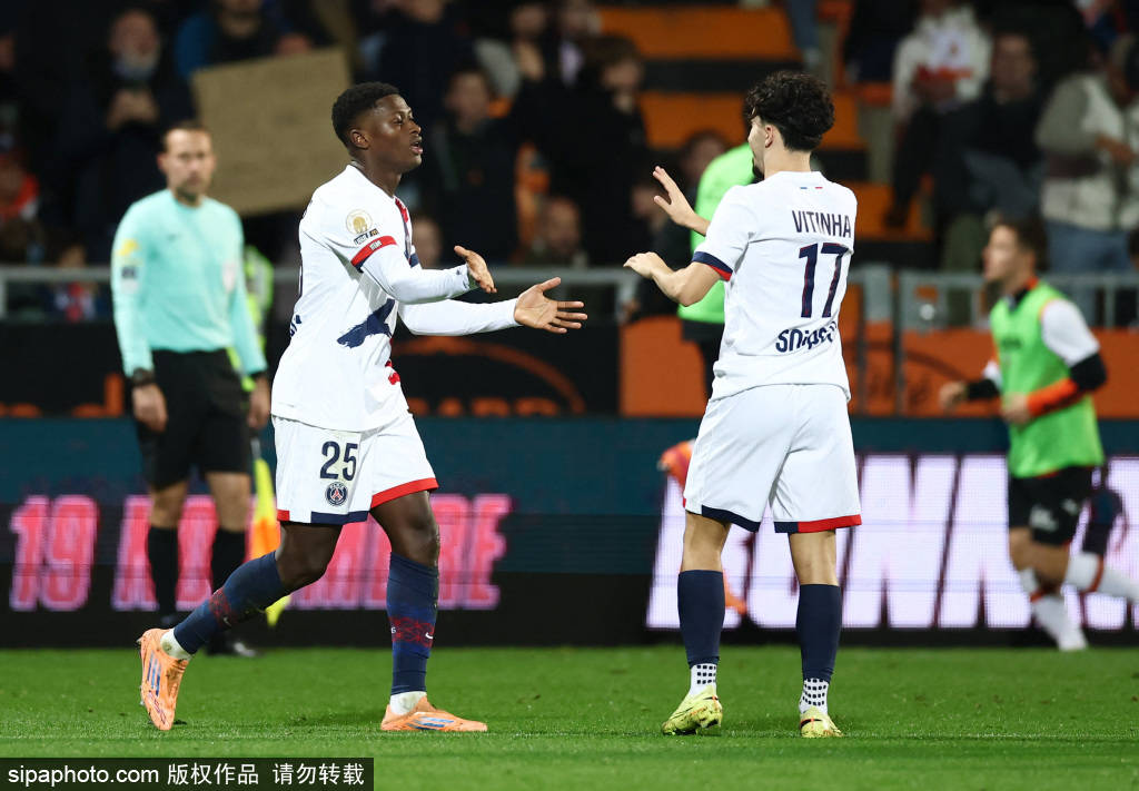 皇冠信用网会员开户申请_刘越谈中超争冠：热热闹闹踢了一年皇冠信用网会员开户申请，最终还是回到了上赛季的模样