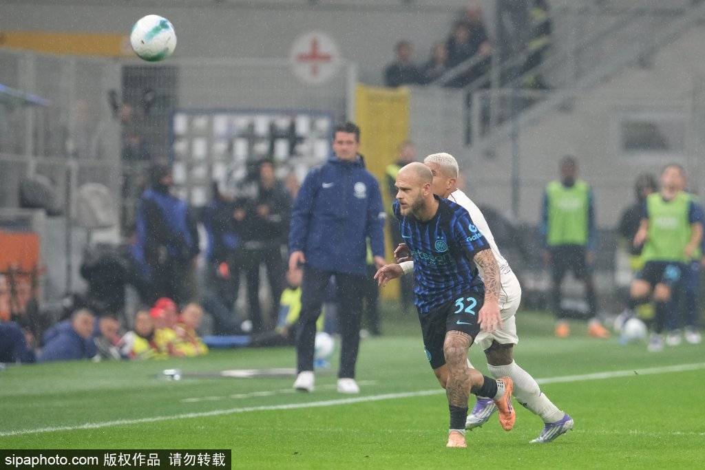 皇冠信用最新地址_争议？苏契奇送礼比塞克最后一人犯规染黄皇冠信用最新地址，维罗纳球员不敢相信