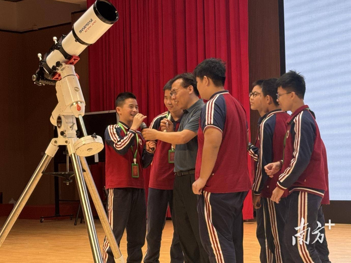 2026世界杯需要熬夜吗
_1500名青少年筑梦星空2026世界杯需要熬夜吗
,第八届湾区青少年天文嘉年华启幕