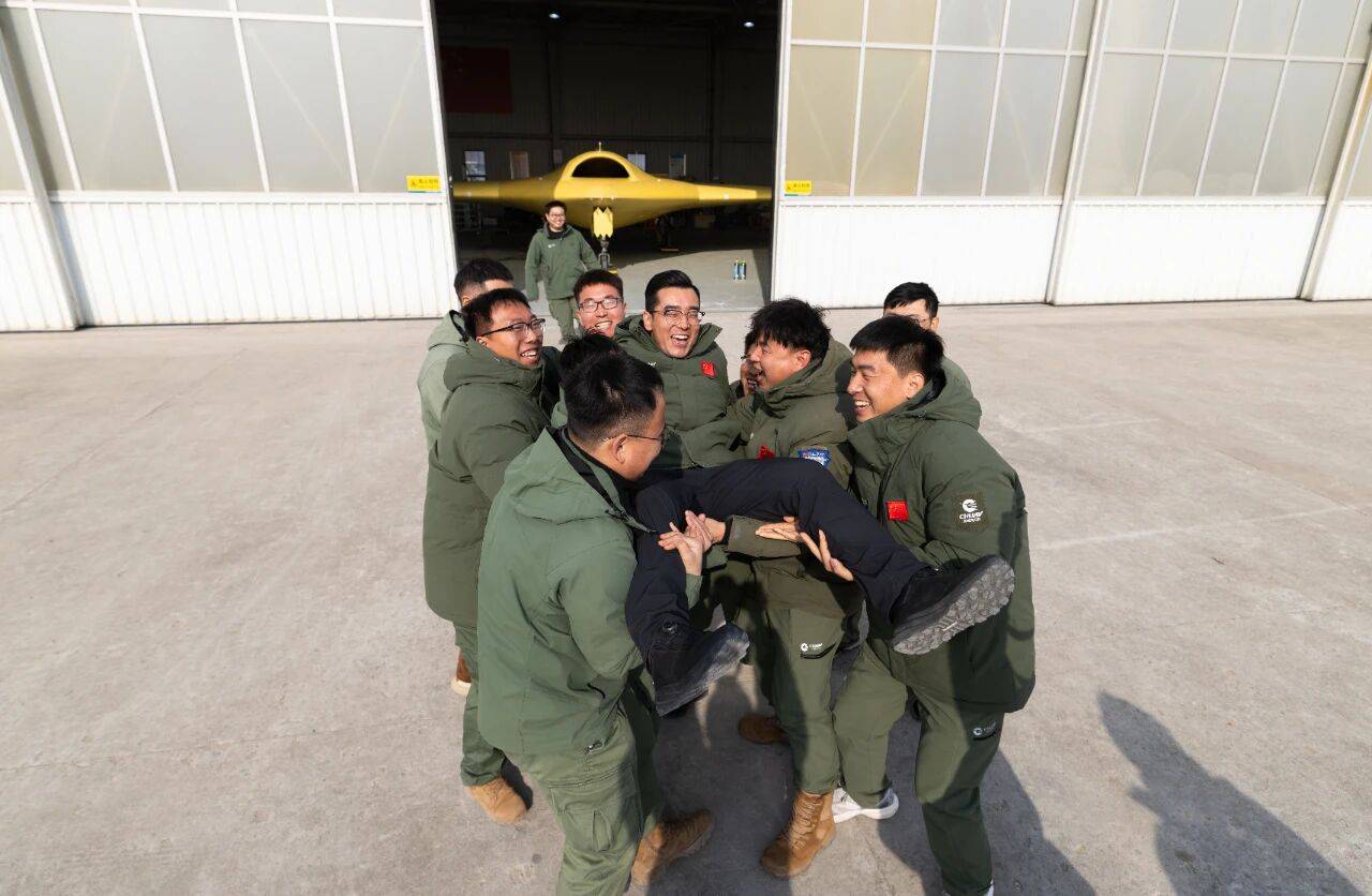 皇冠信用网登3代理申请
_重大突破皇冠信用网登3代理申请
!彩虹-7高空高速隐身无人机成功首飞