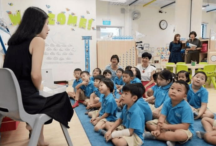 皇冠信用网登2_马来西亚华人被排挤但中文流利皇冠信用网登2，新加坡华人为何却主动抛弃中文？