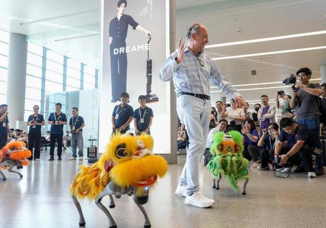 皇冠信用网注册网址_一键下单皇冠信用网注册网址！机器人要来给你“打工”啦｜新民侨梁