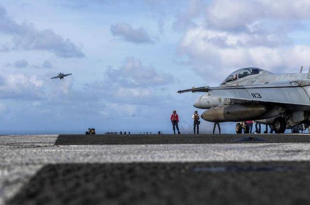 正版皇冠信用网代理_美菲没想到:刚闯入黄岩岛正版皇冠信用网代理,就被无侦-10锁定!解放军布好口袋阵