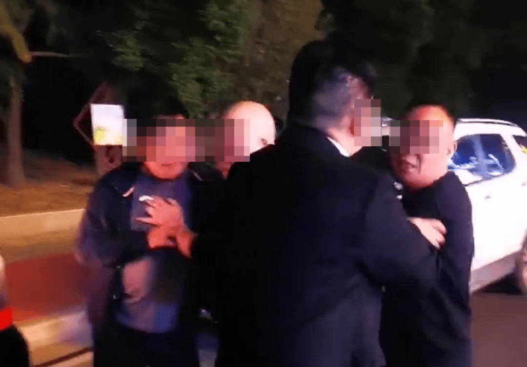 皇冠信用登3代理_上错车引冲突皇冠信用登3代理,车主被殴打后开车撞碾致一死一伤 二审维持原判:车主死缓