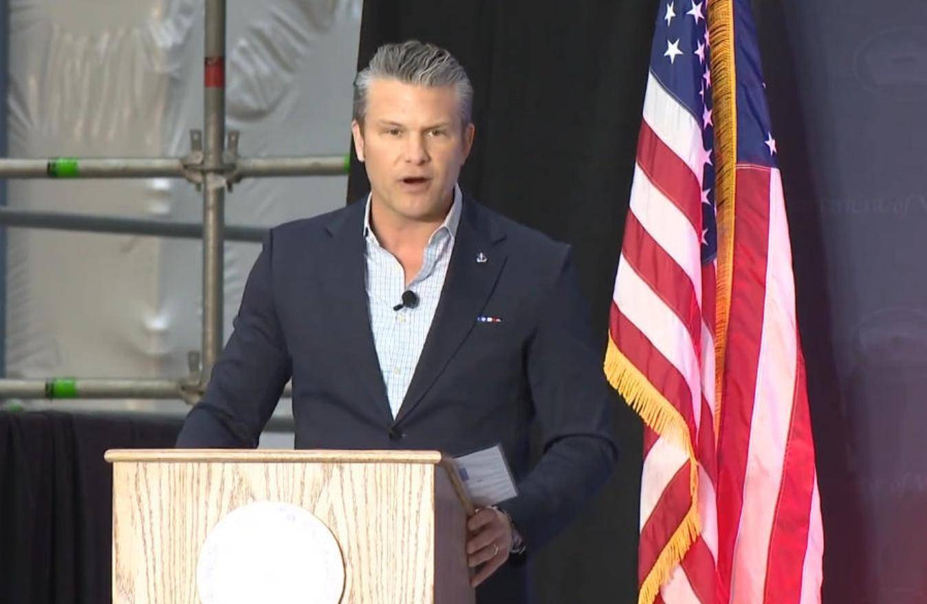 皇冠信用网登1_美军信心大增皇冠信用网登1,美防长威胁:已做好战争准备,敢对美舰开一枪,就见不到明天的太阳!