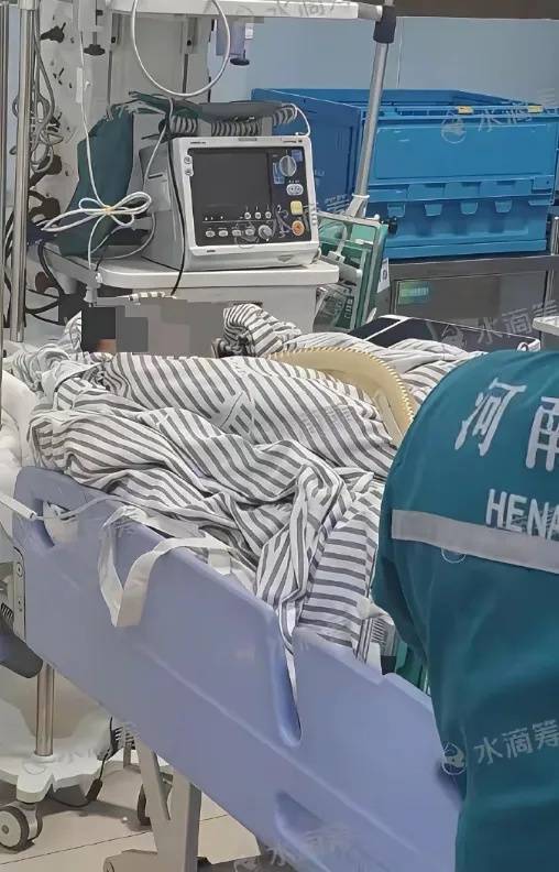 皇冠代理登录地址_河南13岁被锁喉男孩赴京治疗后已脱离生命危险皇冠代理登录地址，拉绳老人已被采取刑事强制措施